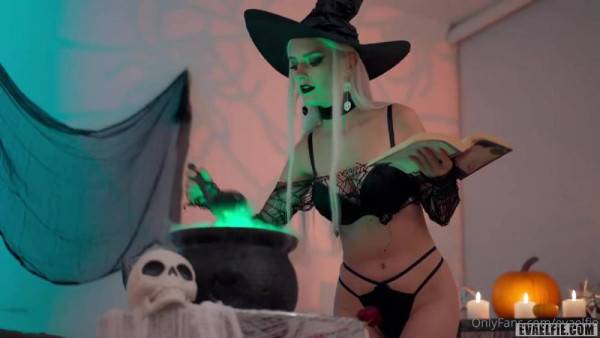 Eva Elfie Blowjob Witch Cosplay OnlyFans Video Leaked
